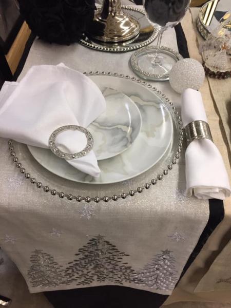 TABLE SETTING SILVER