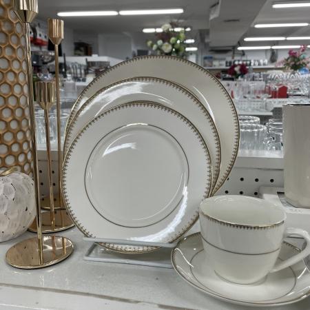 20PC DINNERWARE SET - GOLD