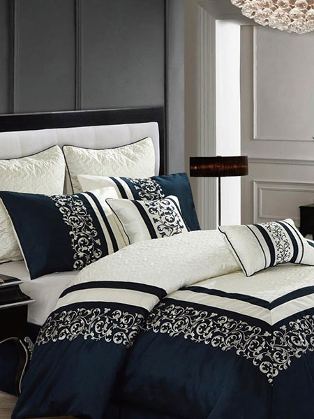 COMFORTERS AND DUVET COVERS